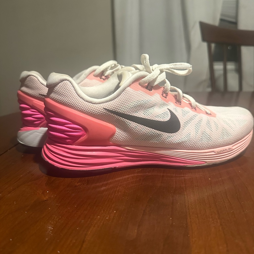 Nike Women's Athletic Shoes in Pink and White